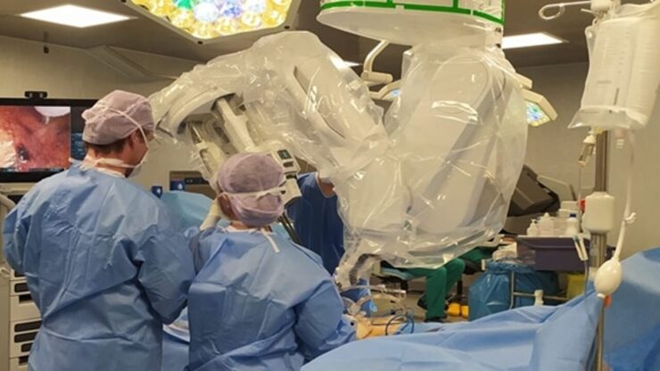 Intervento pioneristico: tumore al rene e alla prostata rimossi, in un’unica operazione, grazie al robot Da Vinci