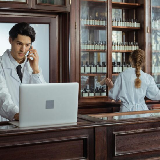 La rivoluzione dell’assistenza sanitaria di prossimità: direttamente in farmacia i test per la diagnosi tumorale e la funzionalità cardiaca
